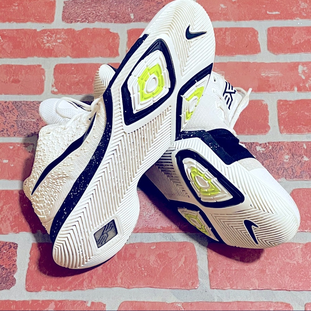 Nike Azure Elizabeth  Sneakers | Men's11.5